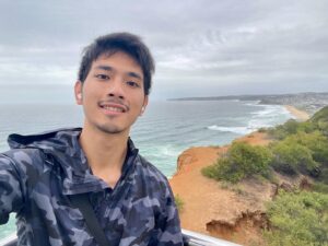 Ray Lin Instagram - 🇦🇺
我問海鷗：人生的意義是什麼
海鷗：去碼頭整點薯條
我：去碼頭整點薯條