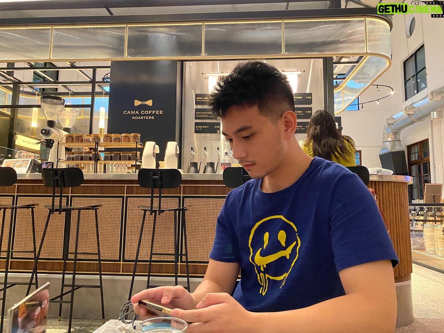 Ray Lin - 1K Likes - today is my birthday
🎁💝🎉🎊🥳
#happy