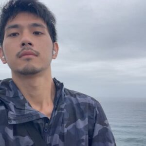 Ray Lin Instagram - 🇦🇺
我問海鷗：人生的意義是什麼
海鷗：去碼頭整點薯條
我：去碼頭整點薯條