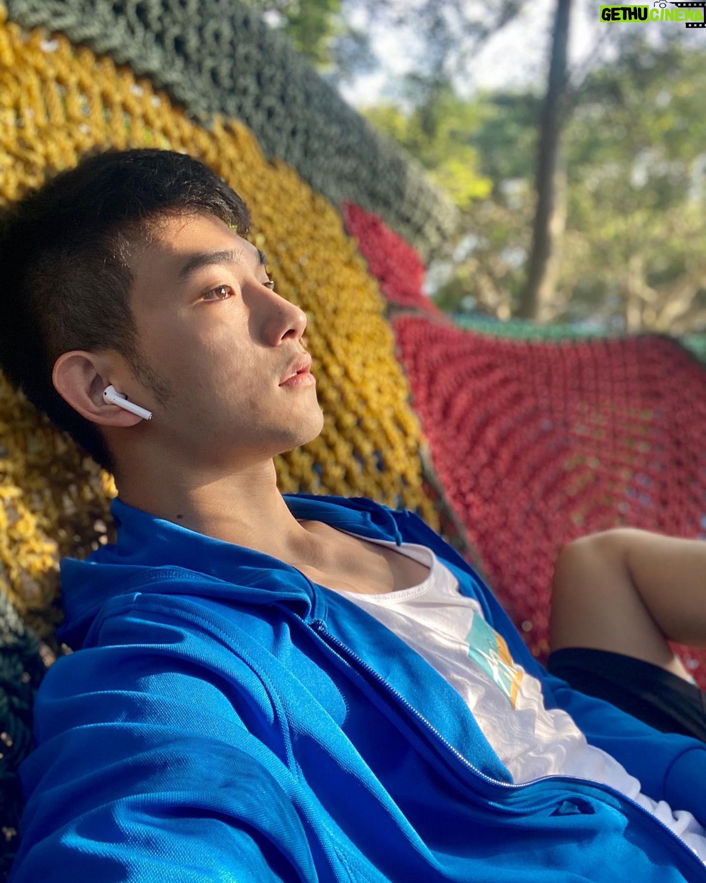 Ray Lin - 8.7K Likes - 奇怪 怎麼感覺這裡網美很少🌈
😂😂😂一定是中原學生都臭宅
#彩虹 #彩虹吊床 #吊床 #網美景點
快幫中原分享一下 #中原大學