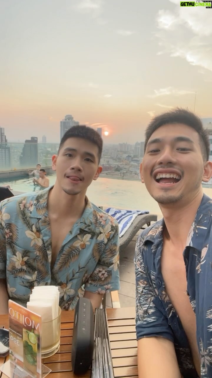 Ray Lin - 1.4K Likes - ę³°åå¤é½š ę³³ę± š¦ åē“ å¤§ęØšļø č±č„Æč”«šŗ
#bangkok #thailand #travel #skybar #bkk
儽ę³åå»ē¾å„½ēé£äøå»