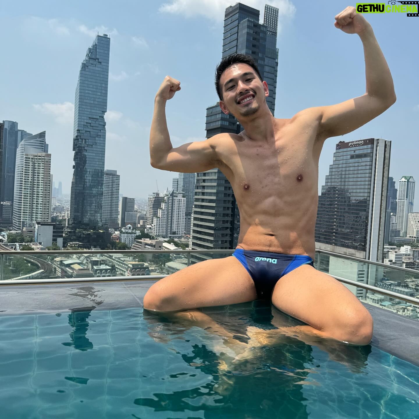 Ray Lin - 1.8K Likes - 泰國猩猩🦍
#泰國
#曼谷
#像素大樓
#bangkok