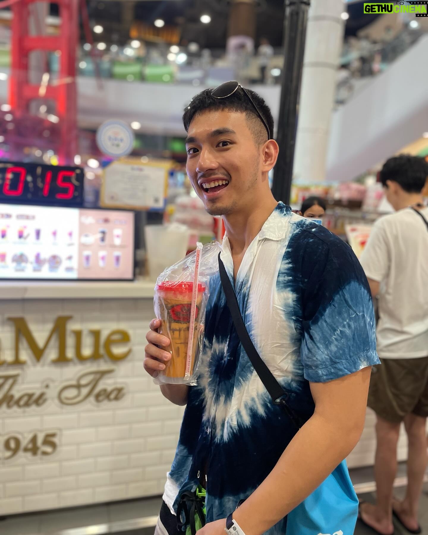 Ray Lin - 1.3K Likes - 泰國觀光客🇹🇭