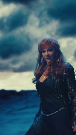 Reba McEntire Instagram - I‘ve loved reading all your reactions to my new video for #ICant! If you haven’t seen it yet, watch at the link in bio!