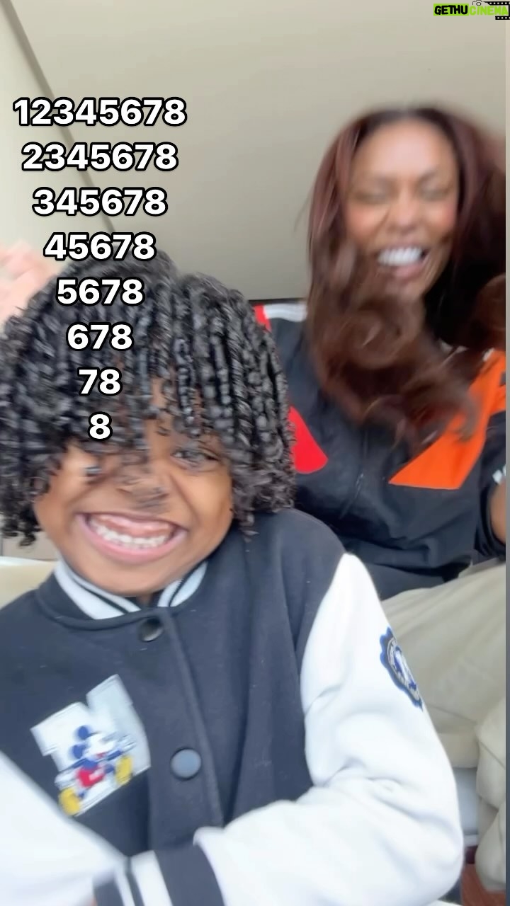 Rebecca - 72.4K Likes - Agora eu que tenho que acompanhar minha mini blogueira nas trends @mundodemorena