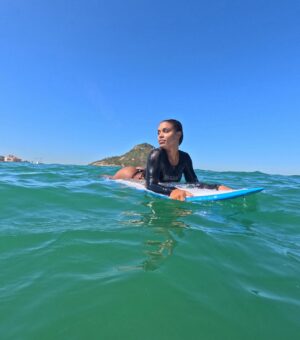 Rebecca Instagram - Minha primeira aula de surf 🥹❤️🤪