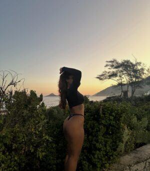 Rebecca Instagram - Minha primeira aula de surf 🥹❤️🤪