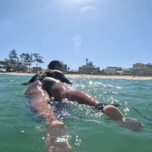 Rebecca Instagram - Minha primeira aula de surf 🥹❤️🤪
