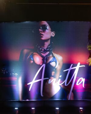 Rebecca Instagram - Sobre ontem 💫 💖
#anittabday