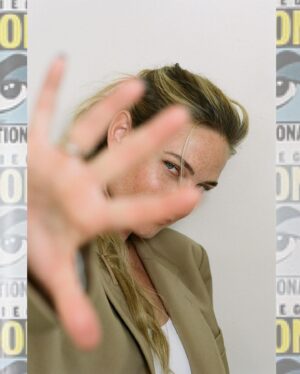 Rebecca Ferguson Instagram - Crazy fun wild SDCC 🖤 #comiccon #silo