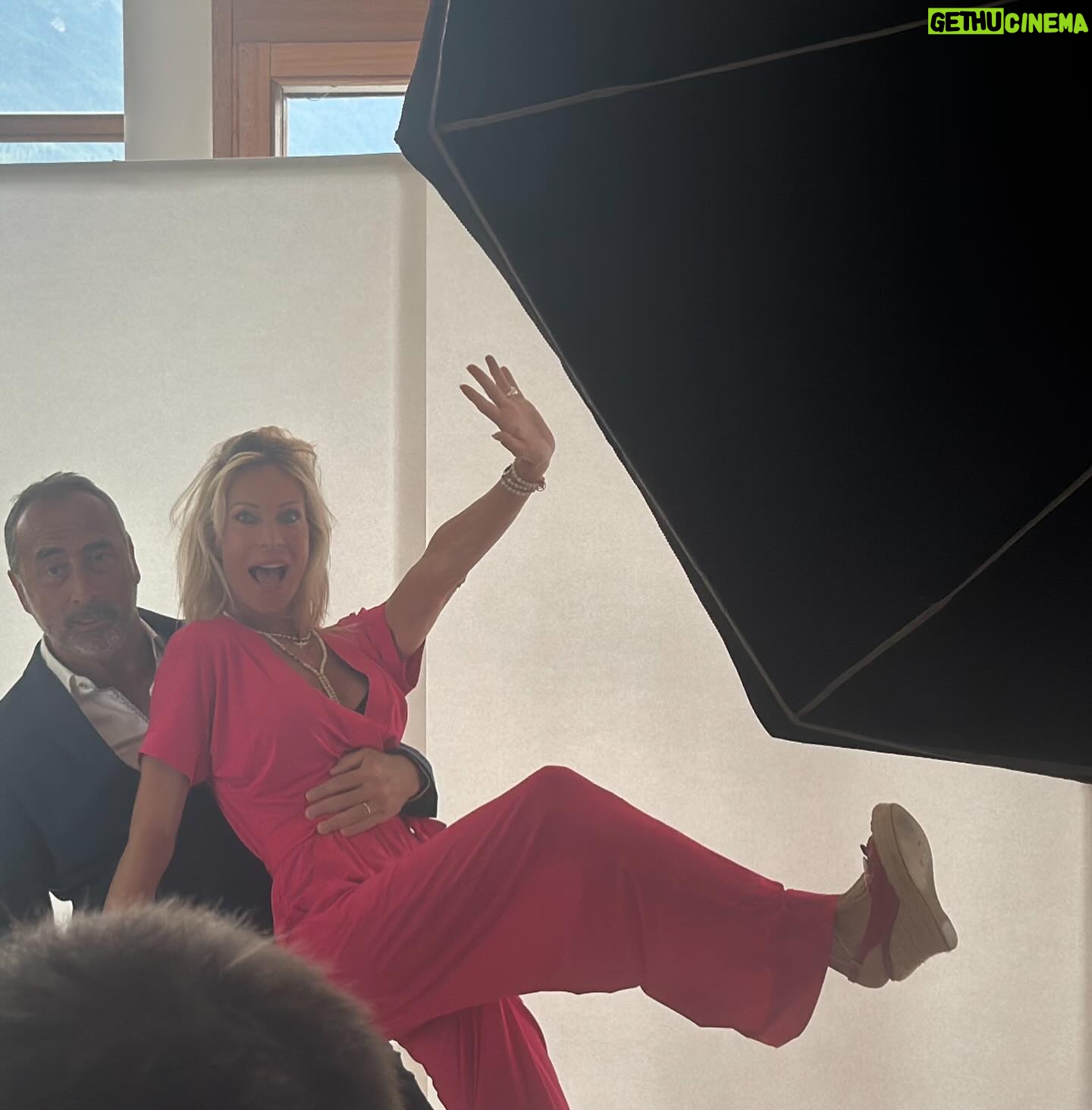 Rebecca Hampton - 1.5K Likes - SĆ©ance photos afficheā¦
Spectacle octobre!
@vardaralil #theatre #shooting @billetreduc_officiel @fnac_spectacles #rire #bonheur