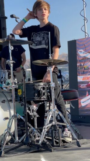 Recker Eans Instagram - Playing ‘Headcase’ Live at @fuelfest before it was released
-
Feat @dropoutkingsaz @adam_ramey @blackcatbill9 
-
Mix/Mast/Prod @constesheations @sobelow_az 
-
#newmusic #headcase #numetal #metal #drums #metal #heavymetal #drums #drummer #livedrums #livemusic #kidsofinstagram #drumminglife #baterista #kiddrummers #amazingmusicians #drumstagram #musician #producer #composer #music #reels #rockdrummer #drumoriginal 
-
@sjcdrums @zildjiancompany @gruvgear @inearz @roosterthrones