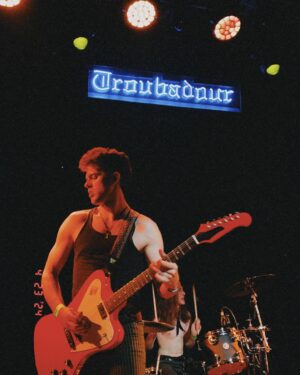 Reed Horstmann Instagram - Mean. Loud. Nasty. 
@thetroubadour redux 

@sachacarlsonandthelight 
@soundcollectivepresentsla 
@ja.photographic @lo.photographic 

#rocknroll #rockmusic #seventies #vintage #photography #guitar #loud #ledzeppelin #acdc #rivalsons #gretavanfleet #gibson