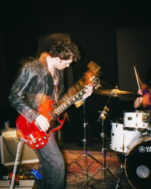 Reed Horstmann Instagram - Bamd Jam🧌

Photo credit @thekaywolfer 

#la #rock #rocknroll #band #guitar #guitarist #gibson #pedalboard #rockmusic #royalblood #metallica #queensofthestoneage