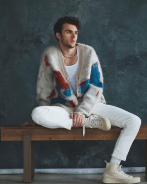 Reed Horstmann Instagram - Y’know @stavapa once told me that cardigans were my grandpa fashion 🤷🏻‍♂️

More by @whereisrowandaly