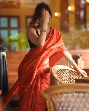 Reena Aggarwal Instagram - “I identify as a woman, A very beautiful golden hearted woman!!!! 🫠
.
.
.
.
.
.
.
.
.
.
.
.
#goldenhour #goldenhourphotography #ootdfashion #saree #style #sareelove #styleinspiration #styleinspo #stylefashion #potd #fashion #color  #portraitphotography #explore #love #gratitude #portrait #womancrushwednesday #womanquotes #woman