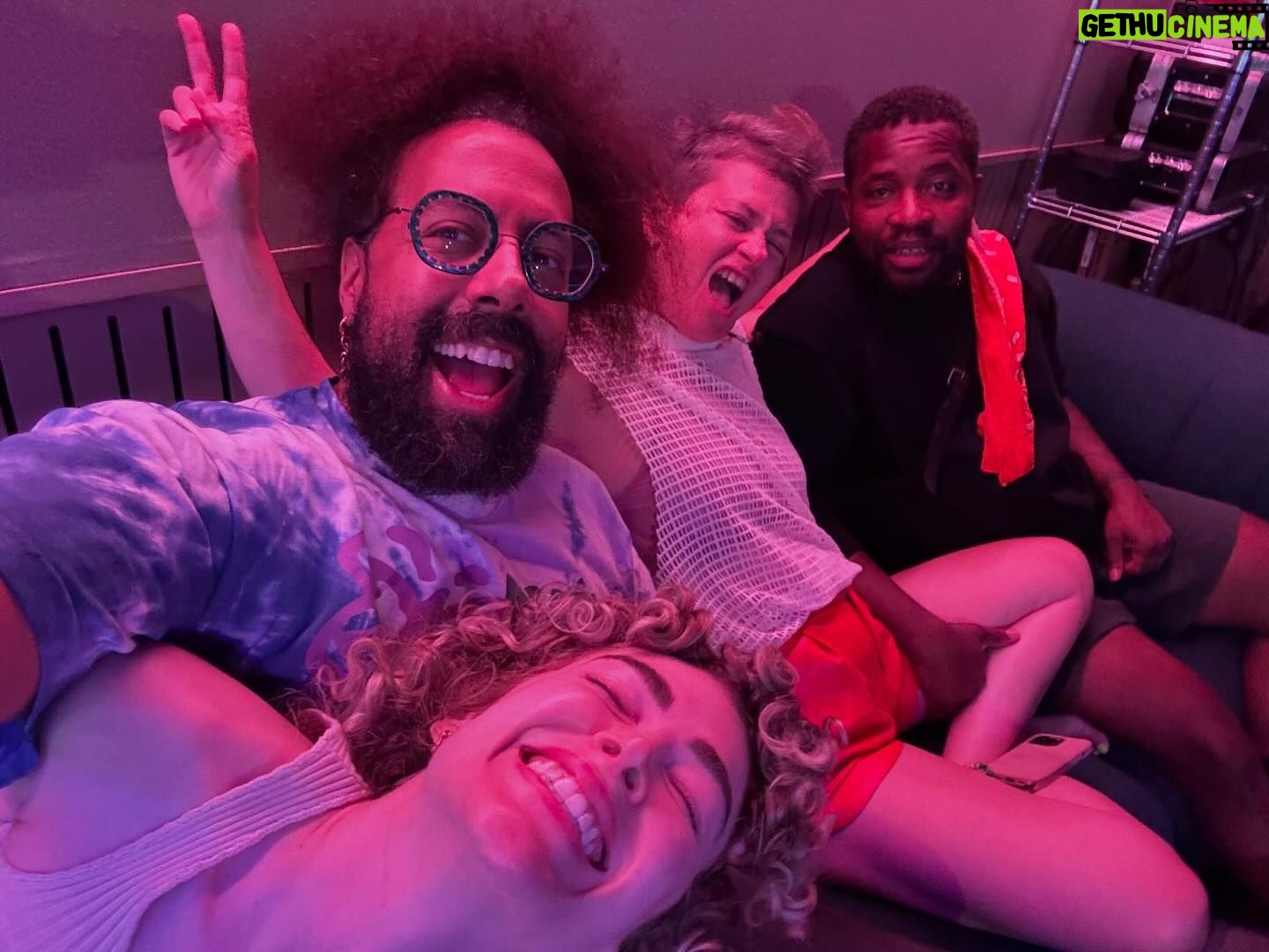 Reggie Watts - 1K Likes - @katmccolloughmindfreak and I spending some time with @peachesnisker and Cracker in their gorgeous studio♥️♥️♥️😽