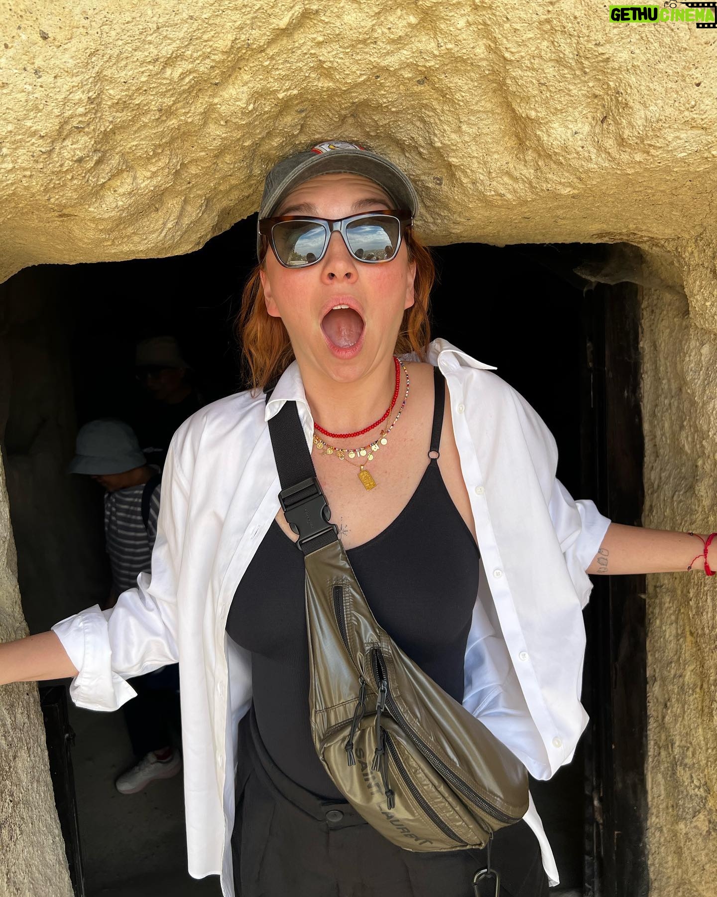 Regina Blandón - 53.9K Likes - Seguimos con la compartición 🥹😍. Hay varia del museo al aire libre, del valle de las chimeneas (con la prepa 7 entera), etc.Y si vienen por acá no dejen de comer en @apetitorestaurant, está 🤩🤩(a ver si les sale mejor lo de romper la vasija de barro 🤣🤣).