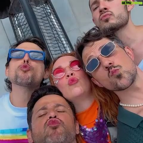 Regina Blandón - 37.9K Likes - Beio beio beio fin de semana com personas chidas chidas chidas. Que viva el amor en todas sus formas, shingao (en la diapositiva 9 el señor me juzgó pero quemeimporta).