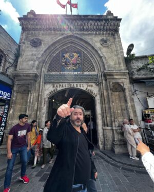 Regina Blandón Instagram - 🇹🇷 🦃 (bis) 
Martín en modelo en varia ocasión (y no fuimos al museo de cera, fuimos al restaurante del turco ese de la sal).