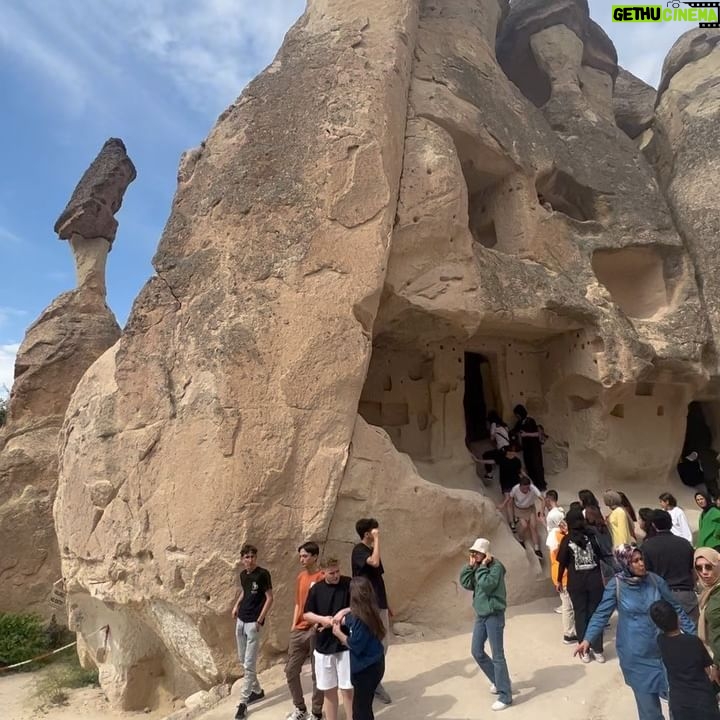 Regina Blandón - 53.9K Likes - Seguimos con la compartición 🥹😍. Hay varia del museo al aire libre, del valle de las chimeneas (con la prepa 7 entera), etc.Y si vienen por acá no dejen de comer en @apetitorestaurant, está 🤩🤩(a ver si les sale mejor lo de romper la vasija de barro 🤣🤣).