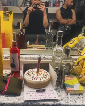 Regina Blandón Instagram - Últimos de julio
1. Esperando el uber. 
2. DJ @blndn 
3. Cumpleaños en llamado nocturno. 
4. Es que sí te falta. 
5. Friend Pablo master tattooist. 
6. Regalos cumpleañeros. 
7. Pelatzos de la fiesta de cumpleaños. 
8. Amaneciendo en la Hidalguense. 
9. Llamado con Pirru. 
10. Baile y baile y baile. 💃🏻🕺🏼
