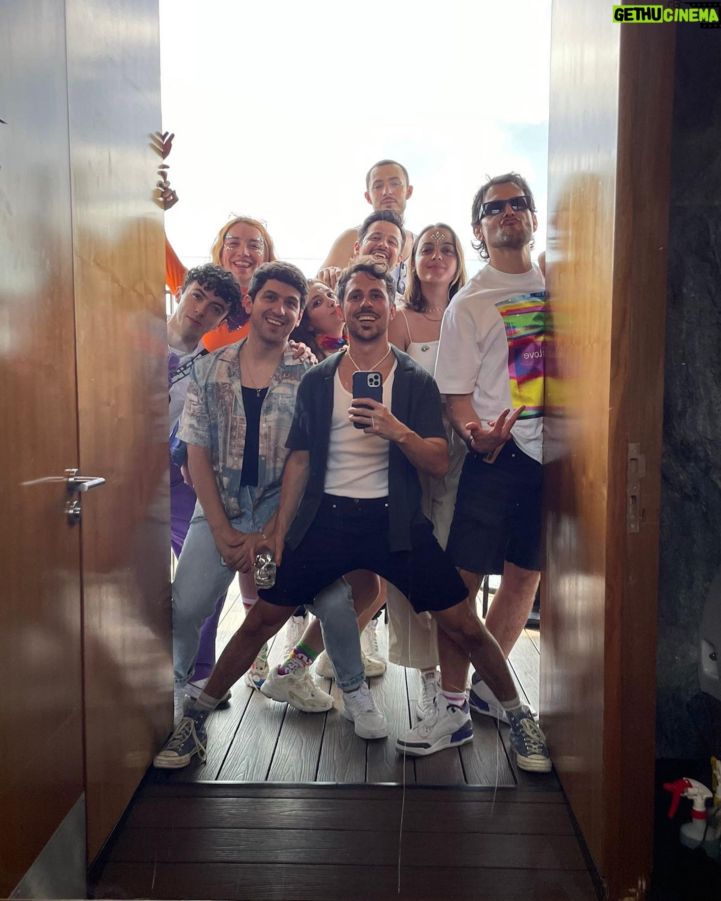 Regina Blandón - 37.9K Likes - Beio beio beio fin de semana com personas chidas chidas chidas. Que viva el amor en todas sus formas, shingao (en la diapositiva 9 el señor me juzgó pero quemeimporta).