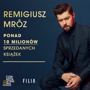 Remigiusz Mróz Instagram - Wciąż trochę trudno mi w to uwierzyć, ale podobno matematyka w przeciwieństwie do nauk humanistycznych nie posiadła jeszcze zdolności konfabulowania. (Wszystko przed nią).

A zatem chyba można powiedzieć to głośno: stało się.
Ponad 10 milionów sprzedanych książek! I to w kraju, w którym rzekomo przecież miał nikt nie czytać.

Otóż czytamy. Czytamy dużo – i widać to nie tylko w tym wyniku, ale także na targach książki, spotkaniach autorskich, w komunikacji miejskiej, na plażach, w parkach... właściwie wszędzie, gdzie da się książkę zabrać.

Ponad 10 milionów sprzedanych egzemplarzy.

Nie jestem sobie nawet w stanie wyobrazić, jak wygląda tyle książek. A niegdyś nie byłem w stanie wyobrazić sobie, jakie to uczucie, kiedy na półce w księgarni stanie choćby jedna moja powieść.

Towarzyszy mi ogromne wzruszenie – i jeszcze większa wdzięczność. Dla współpracowników, których spotkałem na swojej wydawniczej drodze, dla bliskich, którzy mnie wspierali, ale przede wszystkim dla Was. Za towarzyszenie w rozlicznych przygodach literackich, za wspólne budowanie światów, których fundamentem były li tylko symbole na papierze, a w końcu za to, że wybierając którąś z moich książek, doprowadziliście do sytuacji w Polsce absolutnie bez precedensu.

Nie wiem, jak to się stało. Nie wiem, kiedy to się stało. Wiem tylko, że jeszcze wiele przed nami!

Do zobaczenia gdzieś pośród słów.