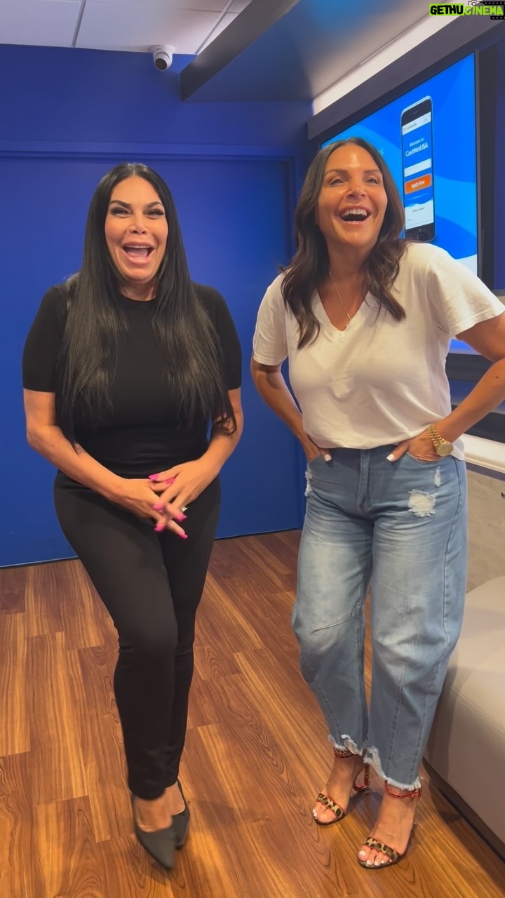 Renee Graziano - 1K Likes - *Two* of the Graziano sisters 👯♀️ gave us a quick peak into their childhood, growing up in Staten Island 🗽
#graziano #sisters #mobwives #statenisland #newyorkliving
