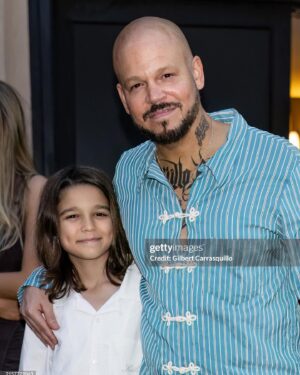 Residente Instagram - In the summers en el festival de @tribeca. Fue muy especial compartir la experiencia de mi primera película como actor junto a toda esta gente que quiero.  @inthesummersfilm  Es una película hermosa y complicada como la vida misma. Siendo una película de cine independiente es increíble todo lo que ha logrado. Desde ganar mejor película en el festival de Sundance, entrar a Tribeca para hacer su premier en NY hasta ser adquirida para proyectarse en cines. Gracias a la directora @uit14 por contar conmigo.