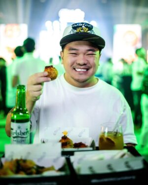 Reuben Kang Instagram - Tapped my own beer at @CarlsbergMY Real Spicy Real Smooth event that's happening from the 18th Aug to 2nd Sept @ Jio Space PJ. Enjoy an array of local spicy food #BestWithCarlsberg Smooth Draught. Lots of activities happening as well - tap your own beer at the bar, DJ performances, AR Filter Game, Merchandise Corner and a cocktail workshop.

Just head over to @CarlsbergMY’s page to RSVP via their link-in-bio!

For 21  years old & non-Muslims only. If you drink, do not drive.

#CarlsbergSmooth #RealSpicyRealSmooth #CarlsbergMY #CelebrateResponsibly