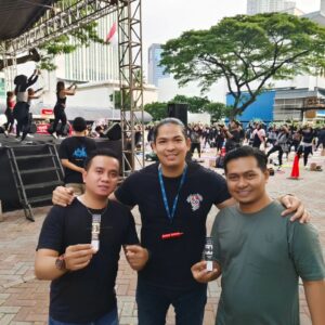 Reymon Knuliqh Instagram - Thanks to @plaza_festival 

See u another projects with @fizzbarid 

More puff enjoy more

#reymonknuliqh #fizzbar #disposablevape