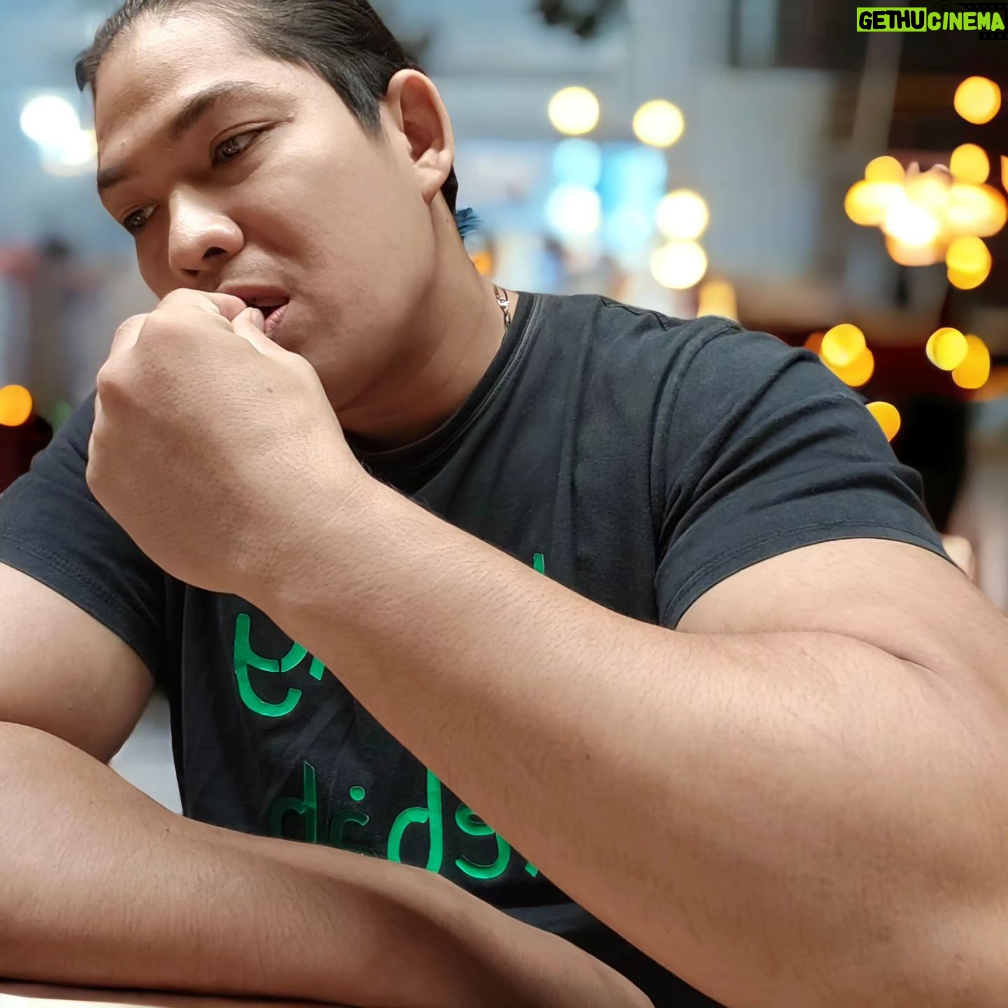 Reymon Knuliqh - 219 Likes - Pengen makan, tapi makan apa ya?
#reymonknuliqh #takdircintayangkupilih #tcyk