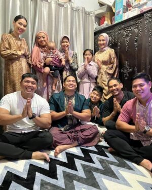 Reymon Knuliqh Instagram - Selamat idul Fitri 1445 H
Semoga keberkahan mengawali hari kita semua kedepannya
Aamiin ya rabbal alamin