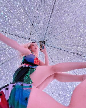 RiRia Instagram - Tokyo crossing🗼🚥

1, 5, 7. @teamlab.planets in Toyosu. So much inspiration to how I want to decorate my future home!

2. Shibuya crossing where 2,500 people cross at a time at its prime🤯

3. Popped into a good old ID photo machine. Could this be my next passport photo?

4. Could finally say hi to my managers at Condé Nast Japan in person!

6. Train system in Tokyo is a huge hustle🫠
8. Shibuya at dusk🌇
9. Vegan fest with @veganoji 
10. Mini high school reunion!

#tokyo #shibuya #shibuyacrossing #japantravel #triptojapan #tokyostreet #tokyofashion #teamlab #teamlabplanets #japanesefashion #knwls #blumarine #japaneseinfluencer #japaneseactor #japanesestyle #ririaofficial