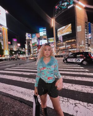 RiRia Instagram - Tokyo crossing🗼🚥

1, 5, 7. @teamlab.planets in Toyosu. So much inspiration to how I want to decorate my future home!

2. Shibuya crossing where 2,500 people cross at a time at its prime🤯

3. Popped into a good old ID photo machine. Could this be my next passport photo?

4. Could finally say hi to my managers at Condé Nast Japan in person!

6. Train system in Tokyo is a huge hustle🫠
8. Shibuya at dusk🌇
9. Vegan fest with @veganoji 
10. Mini high school reunion!

#tokyo #shibuya #shibuyacrossing #japantravel #triptojapan #tokyostreet #tokyofashion #teamlab #teamlabplanets #japanesefashion #knwls #blumarine #japaneseinfluencer #japaneseactor #japanesestyle #ririaofficial