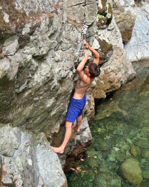 Rian McCririck Instagram - Lynn Canyon Rock Climbing 🪨