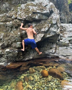 Rian McCririck Instagram - Lynn Canyon Rock Climbing 🪨