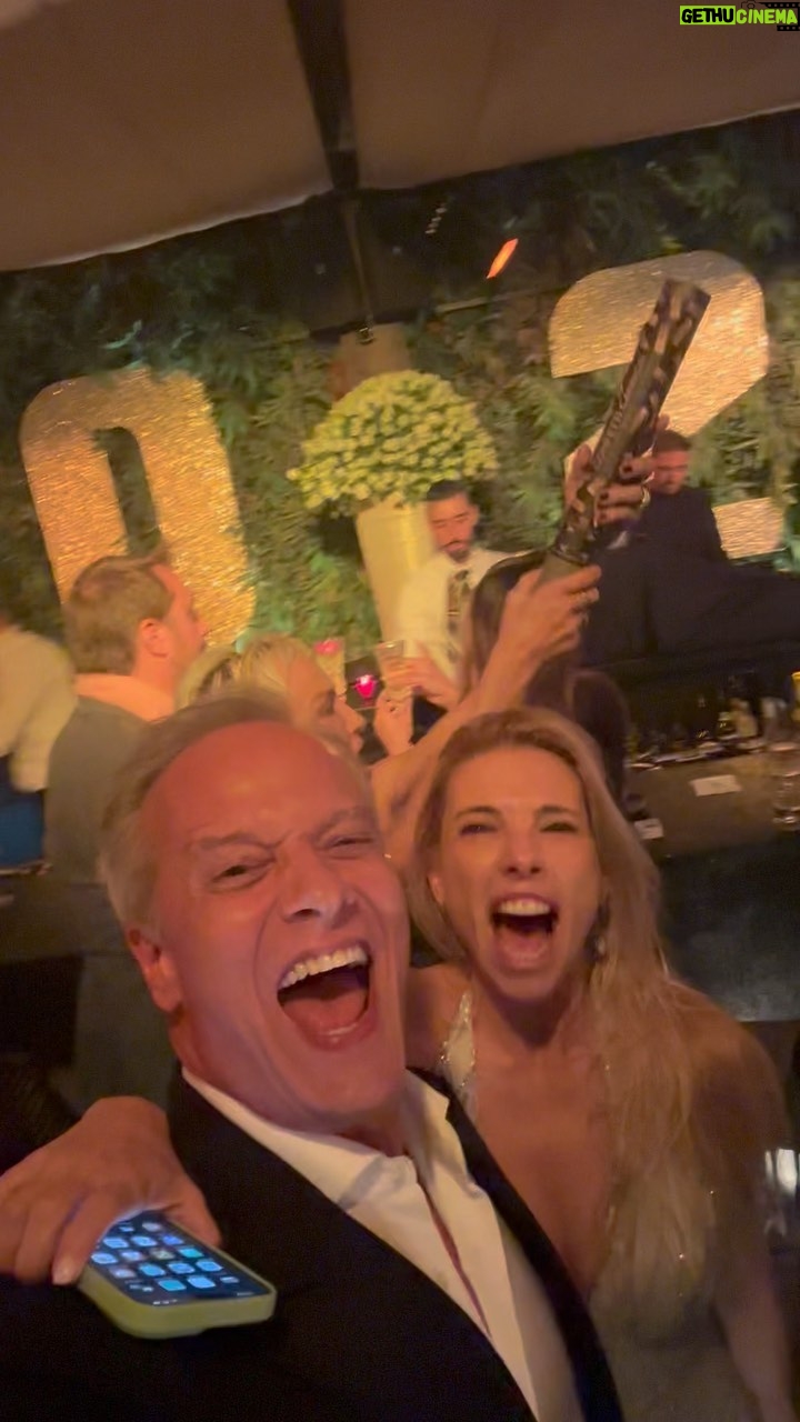 Ricardo Carriço - 1.9K Likes - Happy New Year ☘️.
.
.
..
@ana.rebelo_
@diamantinomartins
@joana_garcia
@iveoficial .
@jorgeabudphoto
@bozinmarrakech
.
#celebration #newyear #love #friends #lifestyle #marrakech