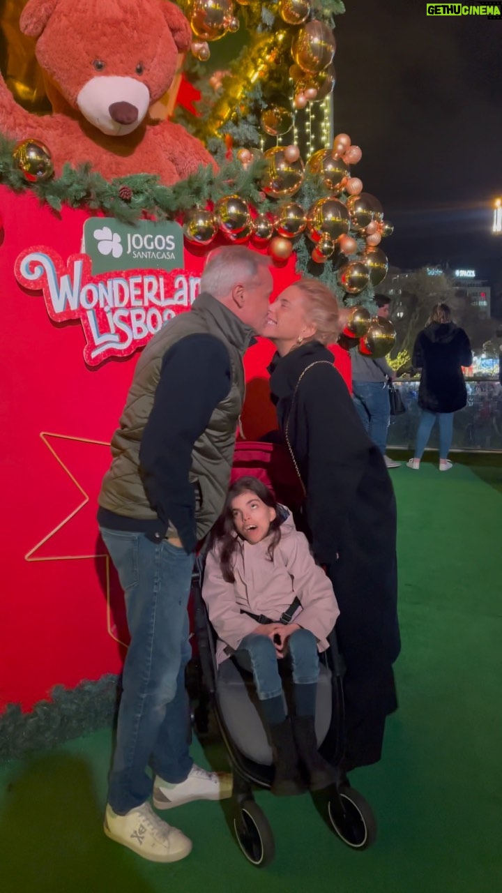 Ricardo Carriço - 3.2K Likes - Fim de tarde no Wonderland! 🎄
.
.
.
@brasileirinha.original
@winewonderpt
@filipa_soares
@ana.rebelo_
@ricardo.carrico_oficial