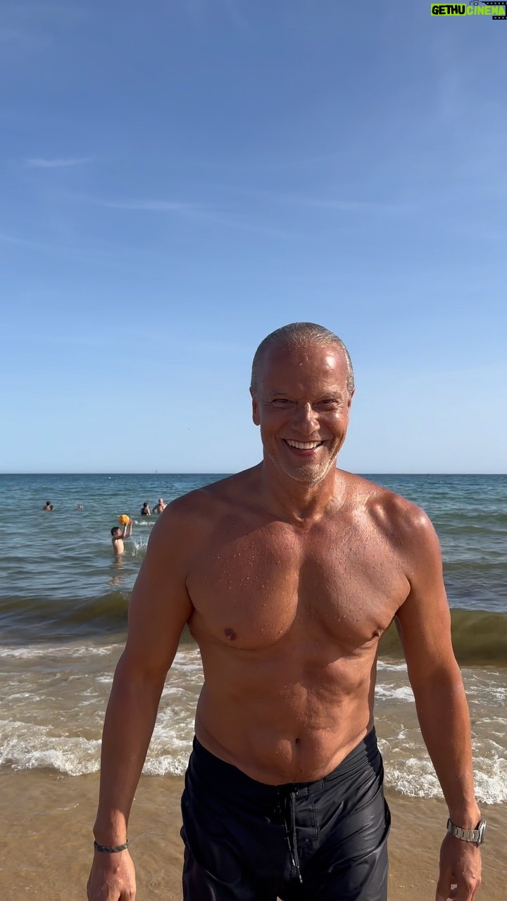Ricardo Carriço - 4.8K Likes - Último banho de mar…desta volta ao Sol ☀️
@ana.rebelo_ .
@semespinhasnaturabeach
#férias #portugal #bestbeach #goodlife #lifestyle