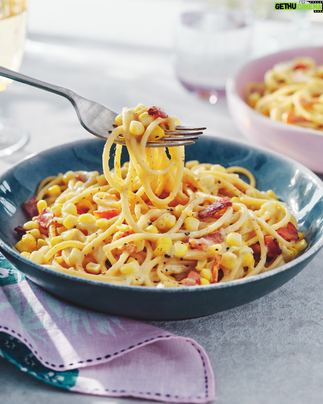 Ricardo Larrivée - 307 Likes - 🍝 PÂTES ENSOLEILLÉES ☀️
Impossible de résister à des pâtes et encore moins lorsqu'elles goûtent l'été! Voici 6 recettes fraîches et ensoleillées, parfaites pour un pique-nique ou même un lunch sous le parasol.
Lien dans le profil (@ricardocuisine) pour voir les recettes.
_______
🍝SUNNY PASTA DISHES☀️
Pasta is hard to resist, especially when it tastes like summer! Here are six fresh and bright recipes that work for a picnic in the park or lunch under a parasol.
Click the link in our bio (@ricardocuisine) for the recipes.