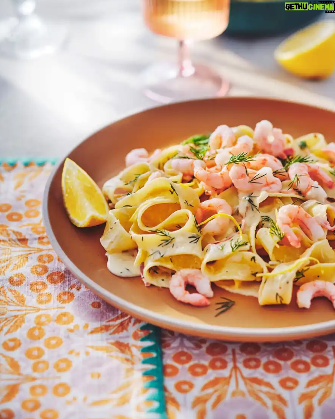 Ricardo Larrivée - 307 Likes - 🍝 PÂTES ENSOLEILLÉES ☀️
Impossible de résister à des pâtes et encore moins lorsqu'elles goûtent l'été! Voici 6 recettes fraîches et ensoleillées, parfaites pour un pique-nique ou même un lunch sous le parasol.
Lien dans le profil (@ricardocuisine) pour voir les recettes.
_______
🍝SUNNY PASTA DISHES☀️
Pasta is hard to resist, especially when it tastes like summer! Here are six fresh and bright recipes that work for a picnic in the park or lunch under a parasol.
Click the link in our bio (@ricardocuisine) for the recipes.