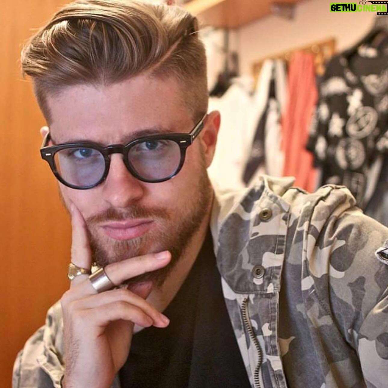 Riccardo Dose - 182.7K Likes - 50 sfumature di Dose, scegli la tua preferita.