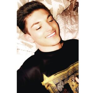 Richard Wisker Instagram - Started #2018 with a big smile 😁