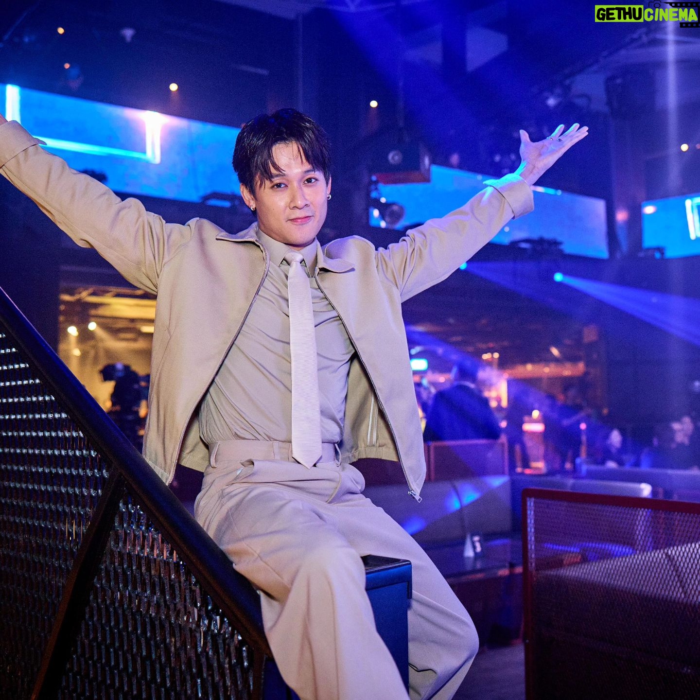 Richie Koh - 2.1K Likes - Star Award Show 1!
See everyone else this Sunday!
Got press pedestrian crossing, traffic light, bicycle, car, motorcycle, mountain, fire hydrant and boat onot?
If not pls try guys, it's like you travelling around the world...