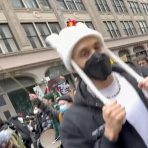 Richie Reseda Instagram - long covid be disabling and killing people. anybody can get it.

1. anymore than 5 randos in the spot, im masking
2. @washingtonpost 
3. masks also protect from outside crowds and cops
4. long covid @nowthisnews 
5. an act of love
6. a friend who’s graciously taught me a lot about covid safety and ableism, @mattmcgorry 
7. @sister.is 
8. @entangledrootspress @emkaisart
9. @gonjigonjigonji & @_heyywonton , two close friends who practice collective embodied safety w me (and teach me about ableism!)
10. we all we got

what individual comforts must we release to protect our most vulnerable ppl?