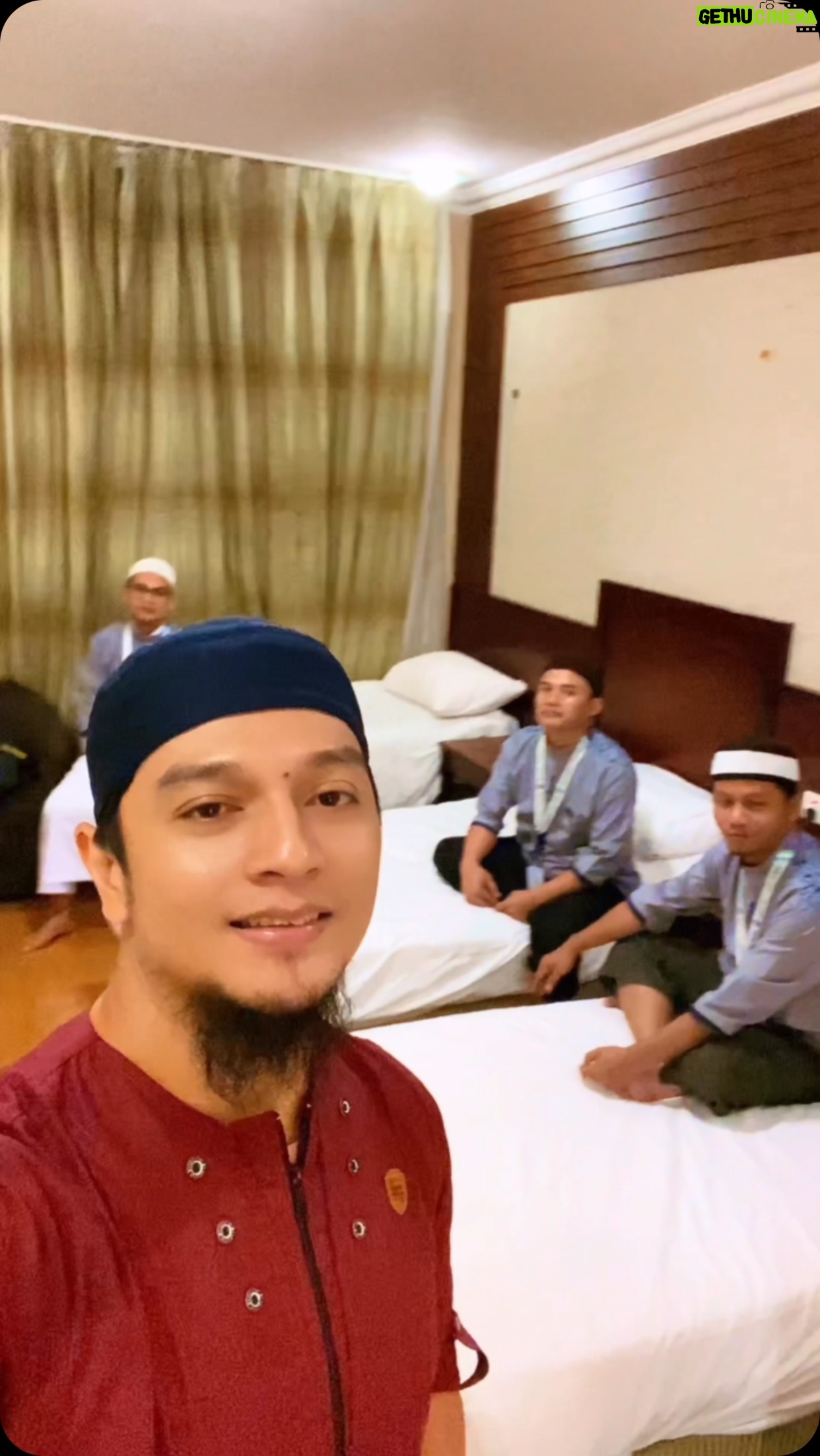 Rico Verald - 1.1K Likes - Jamaah diyafat al haramain lagi kekenyangan hehe