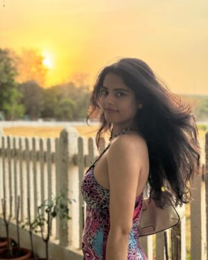 Riddhi Kumar Instagram - Flower power 🌺🥊💥✨