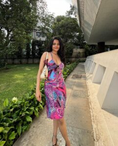 Actress Riddhi Kumar HD Instagram Photos and Wallpapers July 2024